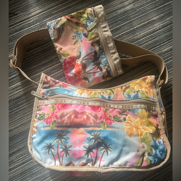 LeSportsac Hawaii Print Classic Hobo Bag Floral Hibiscus Print - Picture 2 of 7